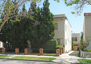 228-230 S Rexford Dr in Beverly Hills, CA - Building Photo - Building Photo