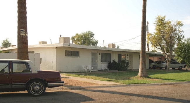 1081 N California St in Chandler, AZ - Building Photo - Building Photo