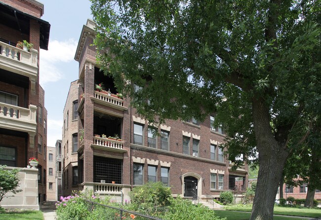 4800-4802 S Dorchester Ave in Chicago, IL - Foto de edificio - Building Photo