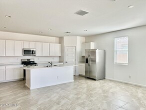 12536 W Trumbull Rd in Avondale, AZ - Building Photo - Building Photo
