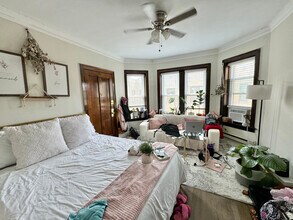 3825 N Greenview Ave, Unit 3W in Chicago, IL - Building Photo - Building Photo
