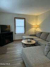 14 Vanderbilt Ave in Saratoga Springs, NY - Building Photo - Building Photo