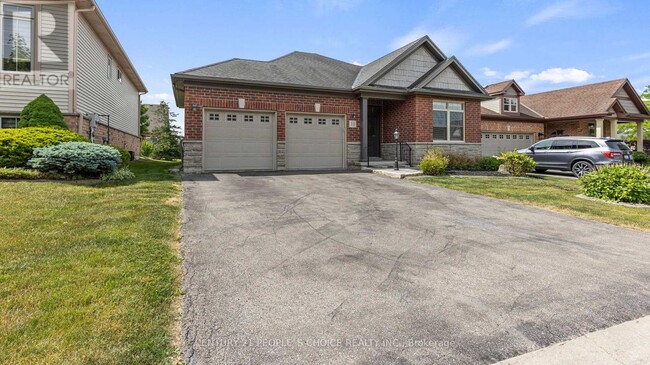 11 Aaron Trail in Welland, ON - Building Photo - Building Photo