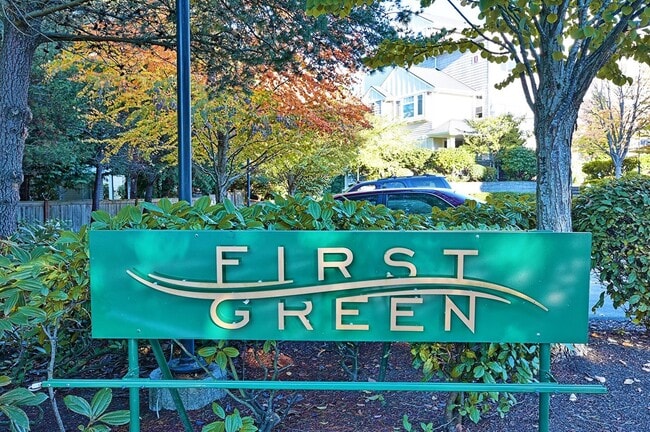 5600 Harbour Pointe Blvd in Mukilteo, WA - Building Photo - Building Photo