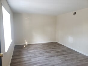 5808 Hunting Ridge Ln in Charlotte, NC - Building Photo - Building Photo