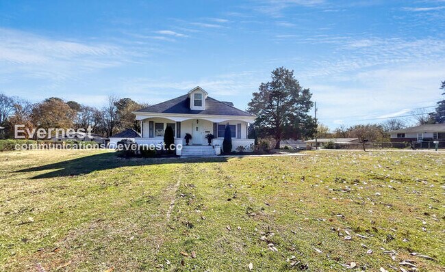 1618 Hickory Valley Rd in Chattanooga, TN - Building Photo - Building Photo
