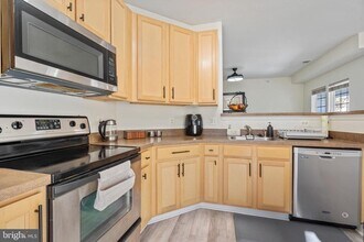 22641 Blue Elder Terrace-Unit -302 in Ashburn, VA - Building Photo - Building Photo