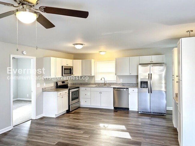 1003 Oleander Dr in Gallatin, TN - Foto de edificio - Building Photo