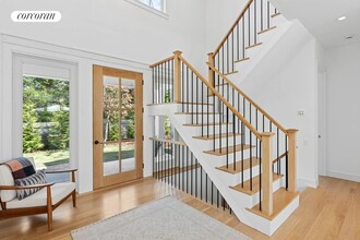 53 Wireless Rd in East Hampton, NY - Building Photo - Building Photo