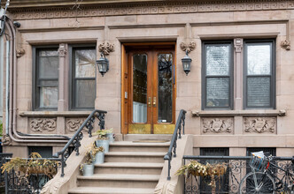 253 8th St in Jersey City, NJ - Foto de edificio - Building Photo