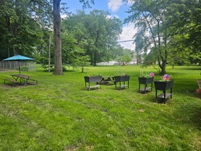 1380 Arbor Ave SE, Unit Apt in Warren, OH - Building Photo - Building Photo