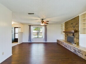 706 Kristofer St in Fredericksburg, TX - Building Photo - Building Photo