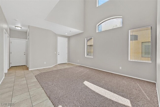 7704 Montefrio Ave in Las Vegas, NV - Foto de edificio - Building Photo