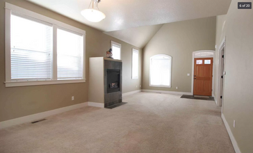 926 E Timber Pine Dr in Sisters, OR - Building Photo - Building Photo