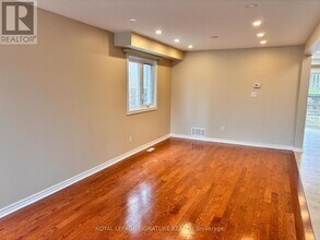 5503 Landsborough Ave in Mississauga, ON - Building Photo - Building Photo