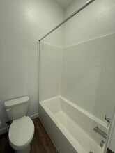 2410 Shore Vis in Fairfield, CA - Building Photo - Building Photo