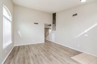 9216 W Globe Ave in Tolleson, AZ - Foto de edificio - Building Photo