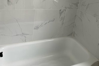 18406 Lewis Dr in Maple Heights, OH - Foto de edificio - Building Photo