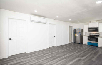 3741 Jasmine St in Sacramento, CA - Foto de edificio - Building Photo