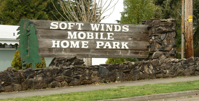 Soft Winds Mobile Park in Sutherlin, OR - Building Photo - Building Photo