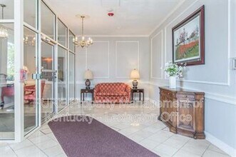 2121 Nicholasville Rd in Lexington, KY - Building Photo - Building Photo