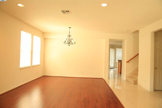 1516 Whispering Oaks Way in Pleasanton, CA - Building Photo - Building Photo