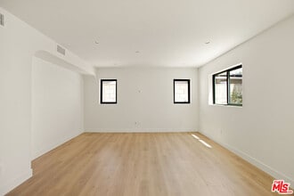 2669 Benedict St in Los Angeles, CA - Building Photo - Building Photo