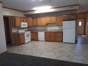 2414 W 10th St, Unit Greek Villa in Sioux Falls, SD - Foto de edificio - Building Photo