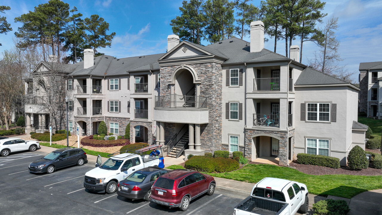 MAA Arringdon in Morrisville, NC - Building Photo