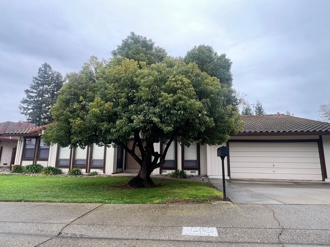 5929 Kifisia Way in Fair Oaks, CA - Building Photo - Building Photo