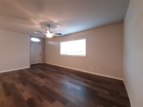 9784 Grosbeak Ln in Magnolia, TX - Foto de edificio - Building Photo