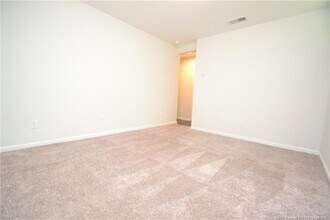1405 Luxor Dr in Apex, NC - Building Photo - Building Photo