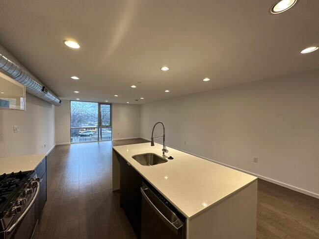 1417 N 7th St, Unit 2 in Philadelphia, PA - Building Photo - Building Photo