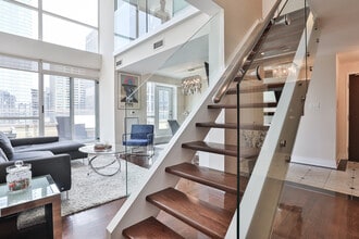 80 Cumberland St in Toronto, ON - Building Photo - Building Photo