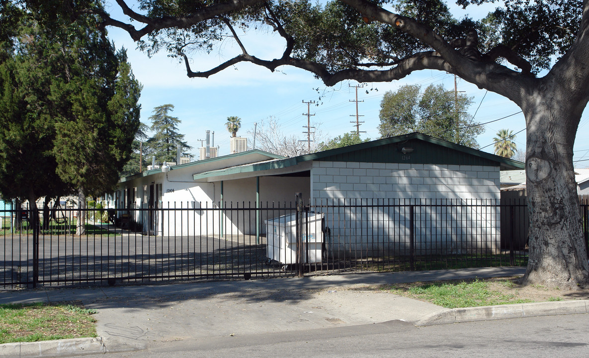 1264 N Sierra Way in San Bernardino, CA - Foto de edificio