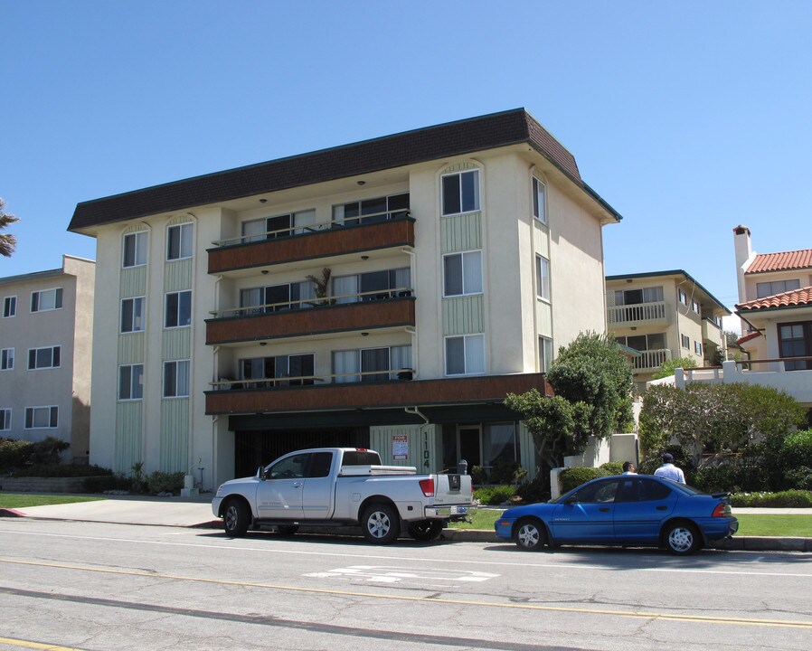 1104 Esplanade in Redondo Beach, CA - Building Photo