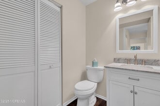 30 Berkshire Ct in Red Bank, NJ - Building Photo - Building Photo