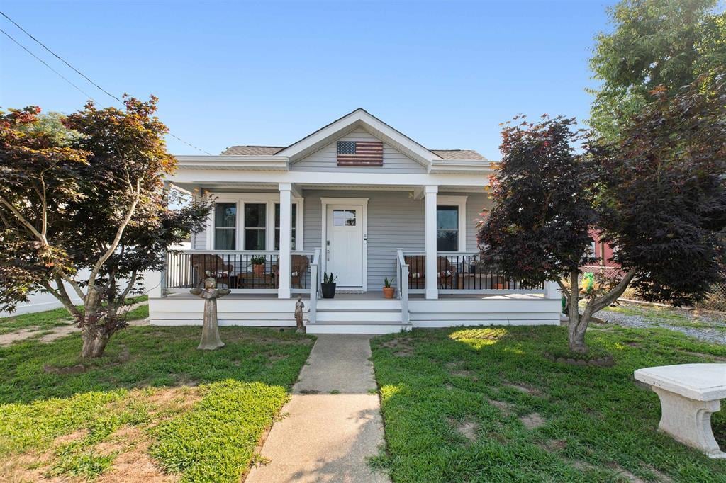 16 Cloverdale Ave in Villas, NJ - Building Photo