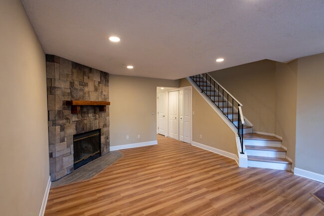 13 Wilton Ct in Clifton Park, NY - Building Photo - Building Photo