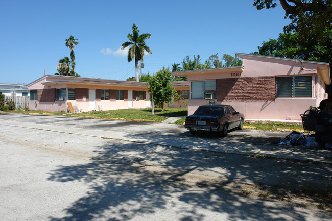 1051-1061 NE 80th St in Miami, FL - Building Photo - Building Photo