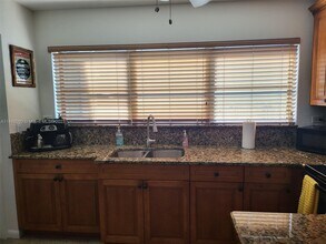 1024 Tyler St-Unit -2 in Hollywood, FL - Building Photo - Building Photo