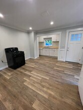 348 Portland St in Rochester, NH - Building Photo - Building Photo