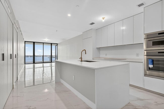 701 NE 23rd St in Miami, FL - Building Photo - Building Photo