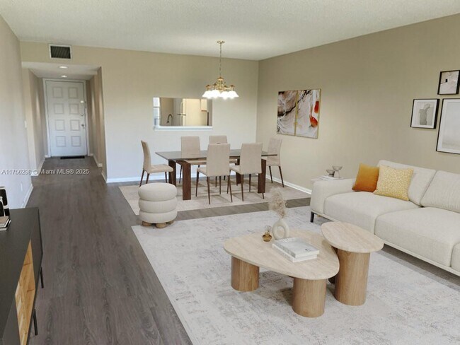 901 SW 128th Ave in Pembroke Pines, FL - Building Photo - Building Photo