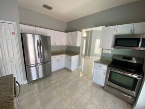 2467 Huron Cir in Kissimmee, FL - Building Photo - Building Photo