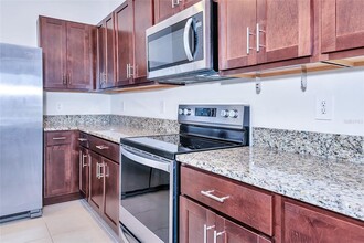 8657 Milestone Dr in Sarasota, FL - Building Photo - Building Photo