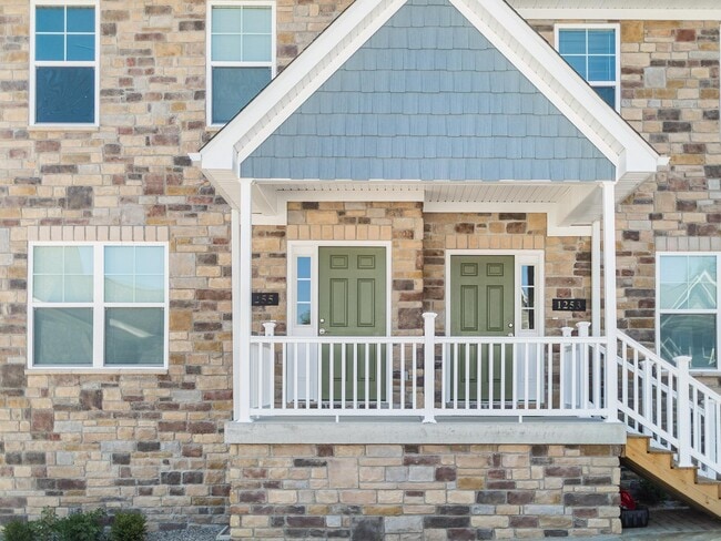 property at 1261 W Rangeview Cir