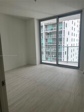 77 SE 5th St in Miami, FL - Building Photo - Building Photo