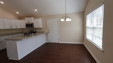 122 Villa Rd in Jesup, GA - Foto de edificio - Building Photo