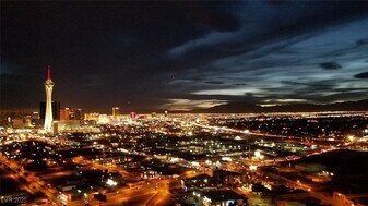 200 Hoover Ave in Las Vegas, NV - Building Photo